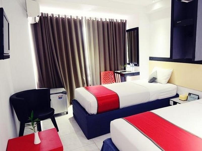 โอโย 1318 โฮเต็ล ปริ้นซ์ บูเลอวาร์ด Hotel มานาโด ภายนอก รูปภาพ