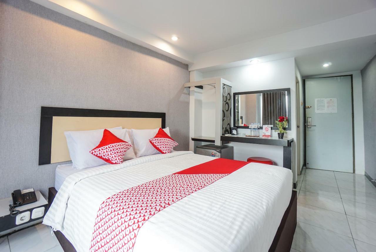 โอโย 1318 โฮเต็ล ปริ้นซ์ บูเลอวาร์ด Hotel มานาโด ภายนอก รูปภาพ